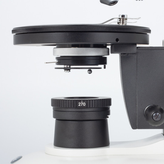 MICROSCÓPIO PETROGRÁFICO BINOCULAR MOTIC MODELO PM-1820